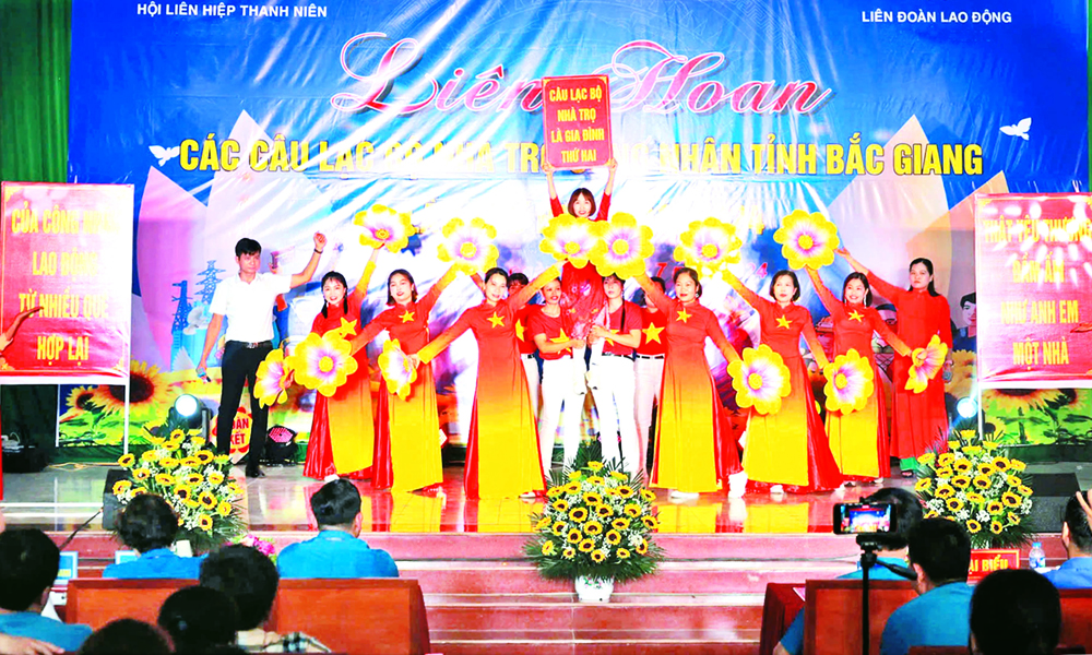 Một tiết mục văn nghệ tại Liên hoan các câu lạc bộ nhà trọ công nhân tỉnh Bắc Giang năm 2024 do Liên đoàn Lao động, Hội Liên hiệp Thanh niên tỉnh phối hợp tổ chức.