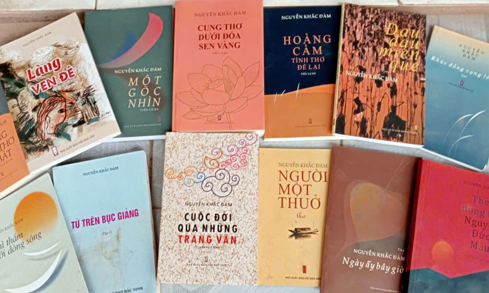 Những tập sách của nhà văn Nguyễn Khắc Đàm