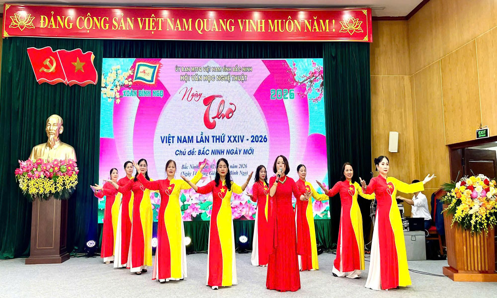 Tiết mục trình diễn thơ tại Ngày thơ.