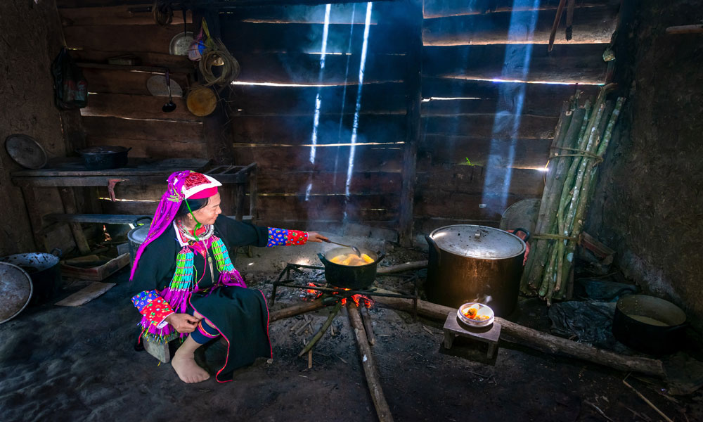 Lửa ấm. Ảnh Trần Tuấn